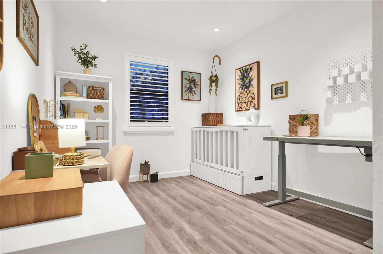 PINE ISLE - Residential