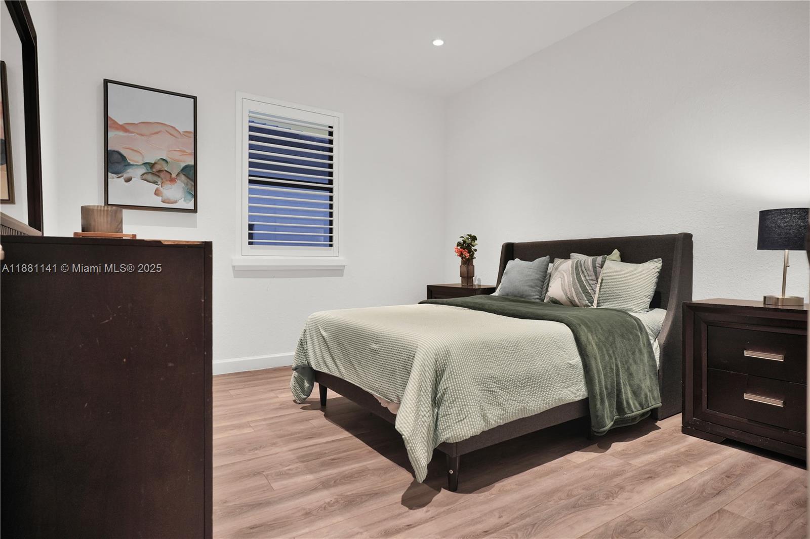 PINE ISLE - Residential