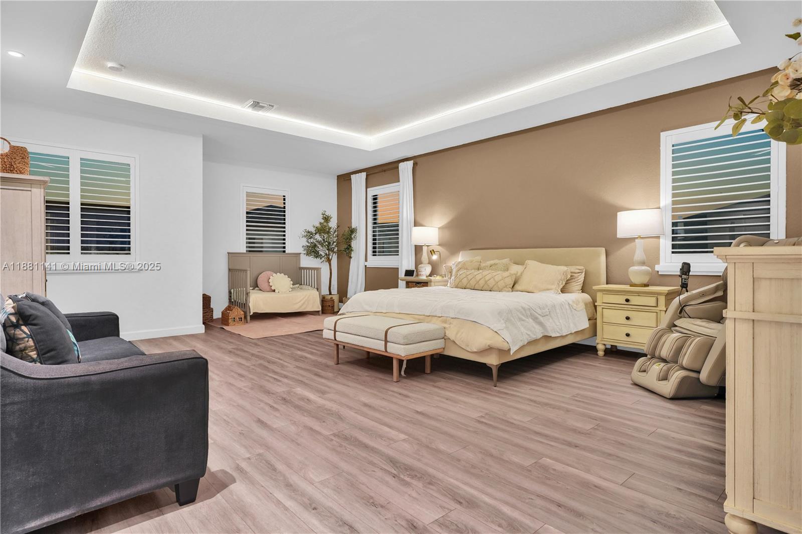 PINE ISLE - Residential