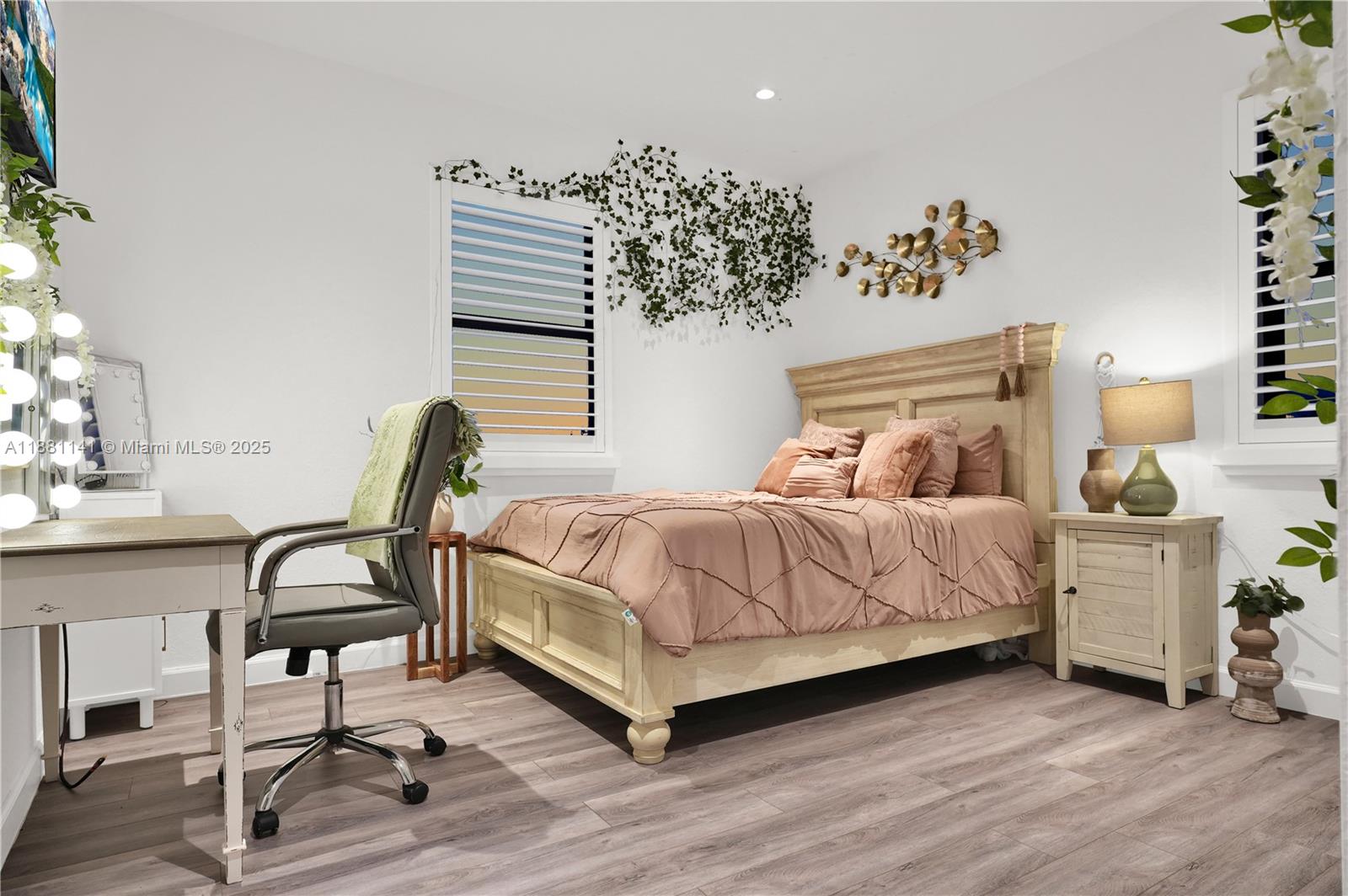 PINE ISLE - Residential