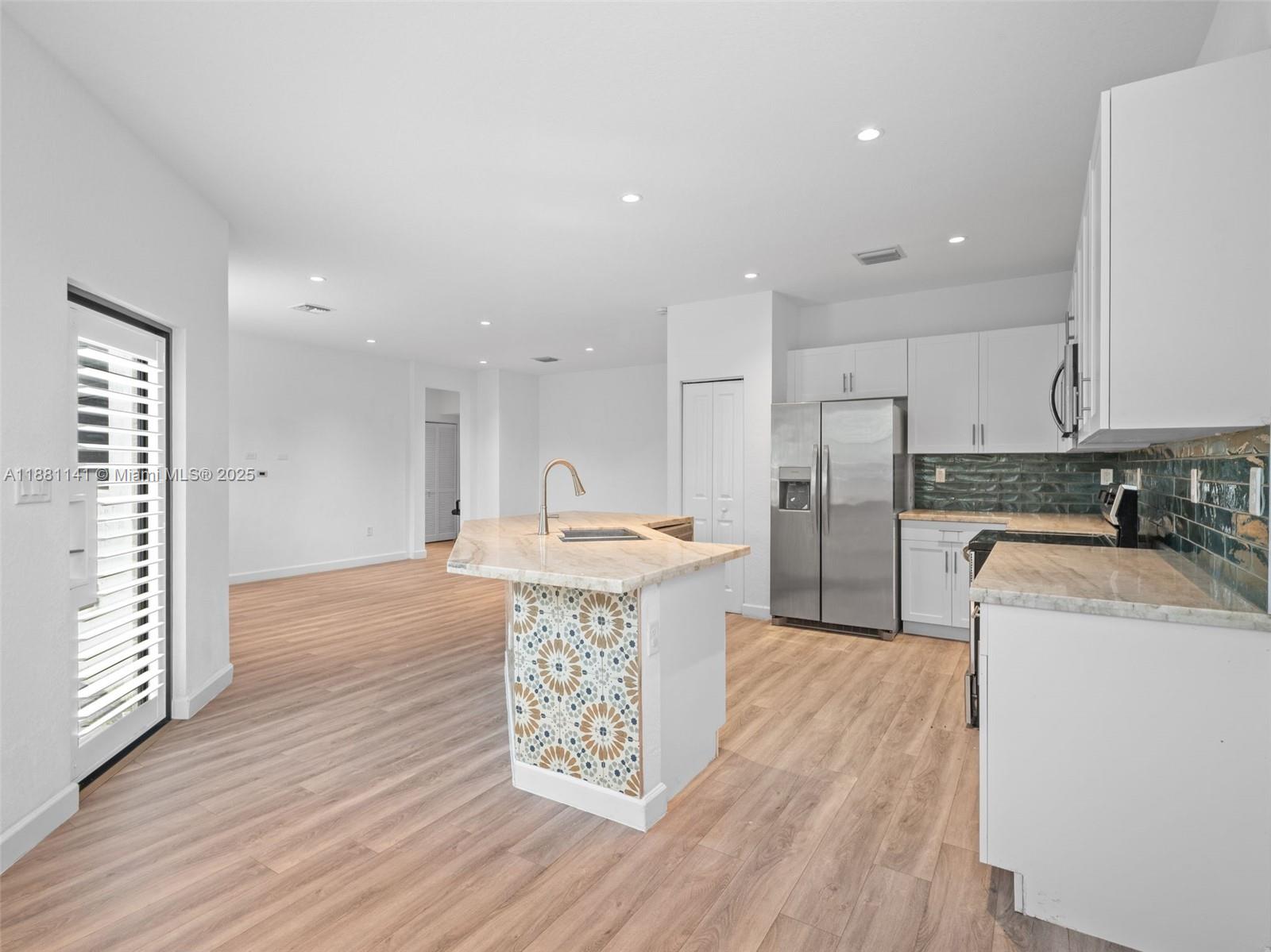 PINE ISLE - Residential