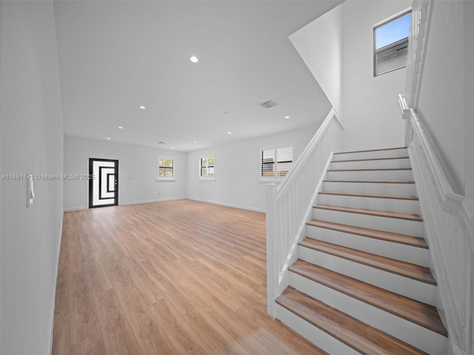 PINE ISLE - Residential