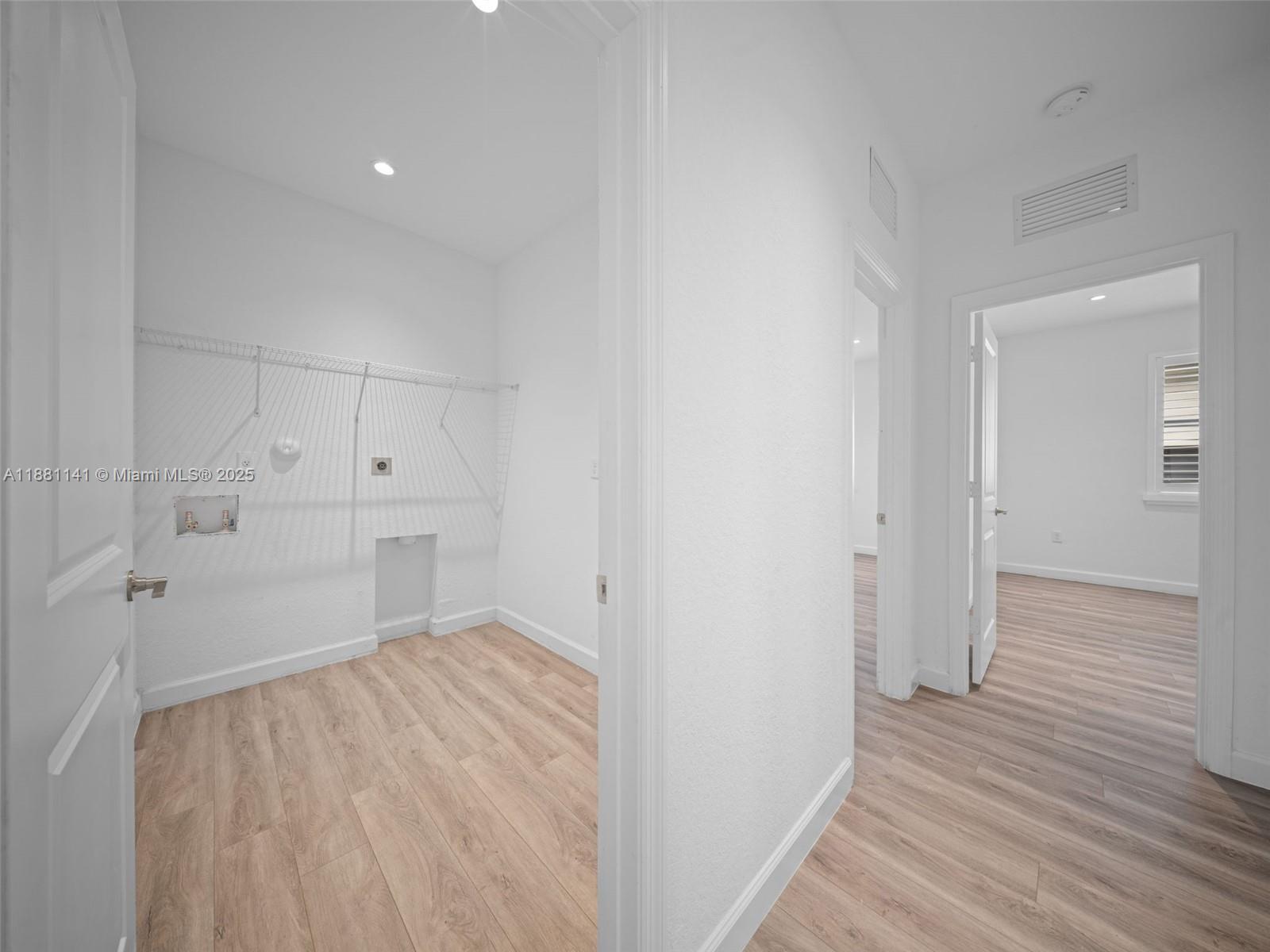 PINE ISLE - Residential