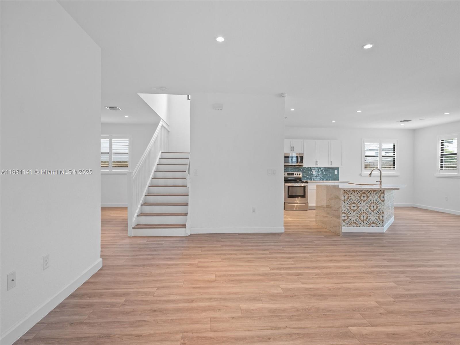 PINE ISLE - Residential