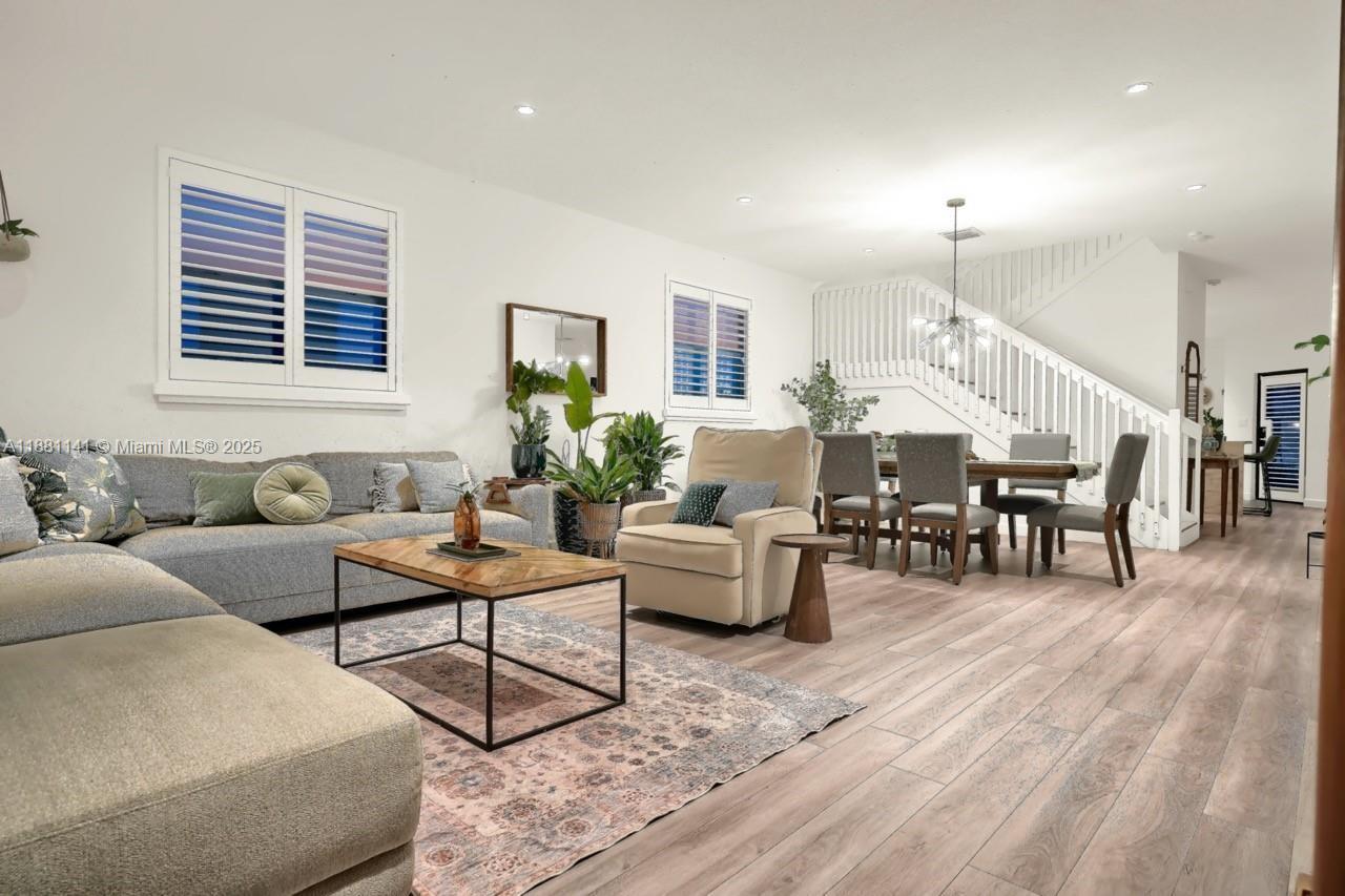 PINE ISLE - Residential