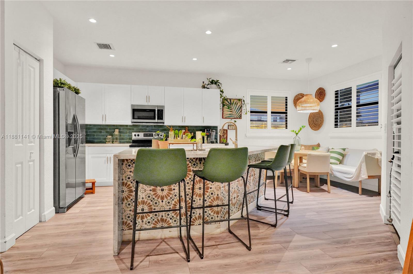 PINE ISLE - Residential