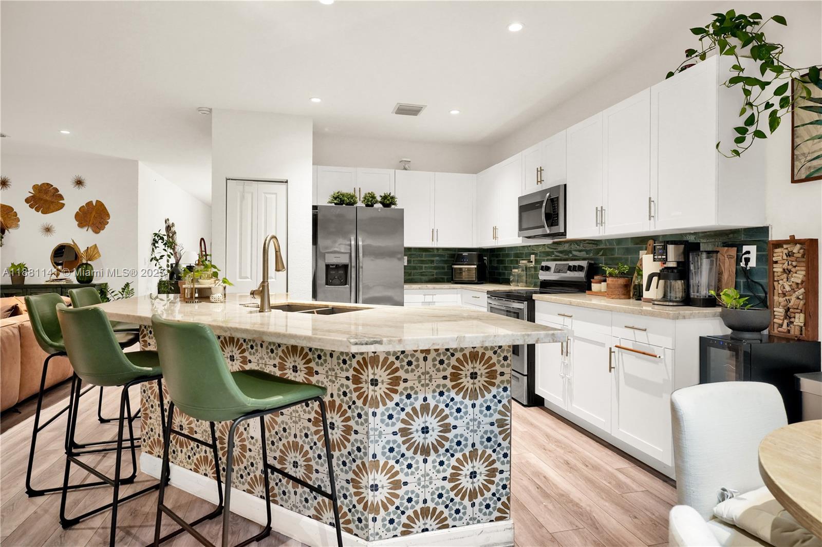 PINE ISLE - Residential