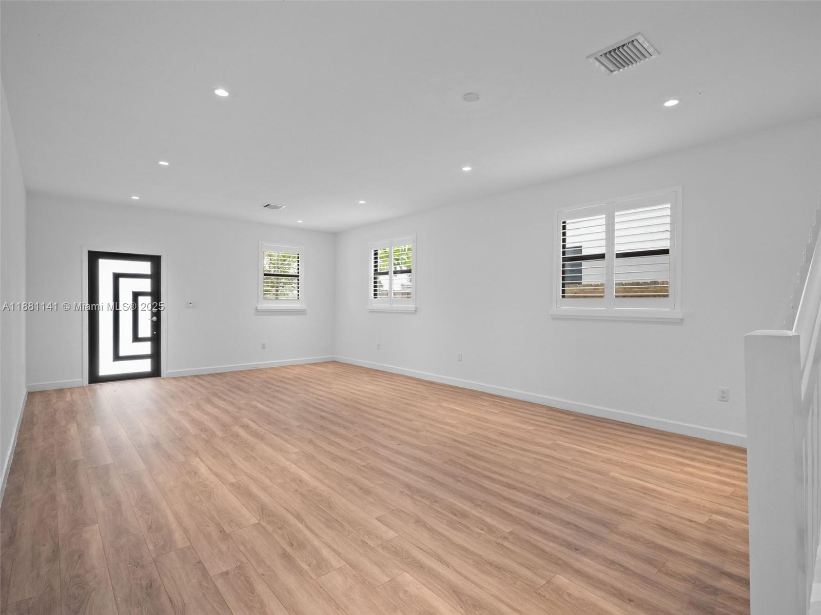 PINE ISLE - Residential