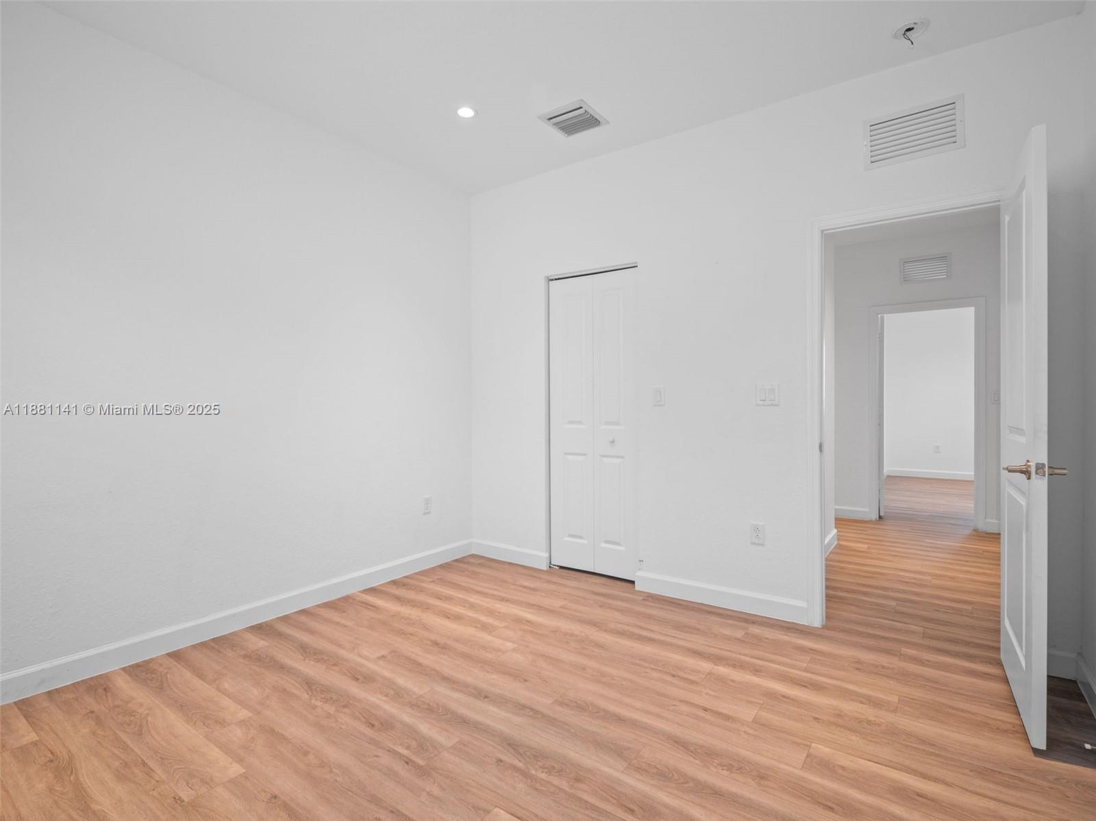 PINE ISLE - Residential