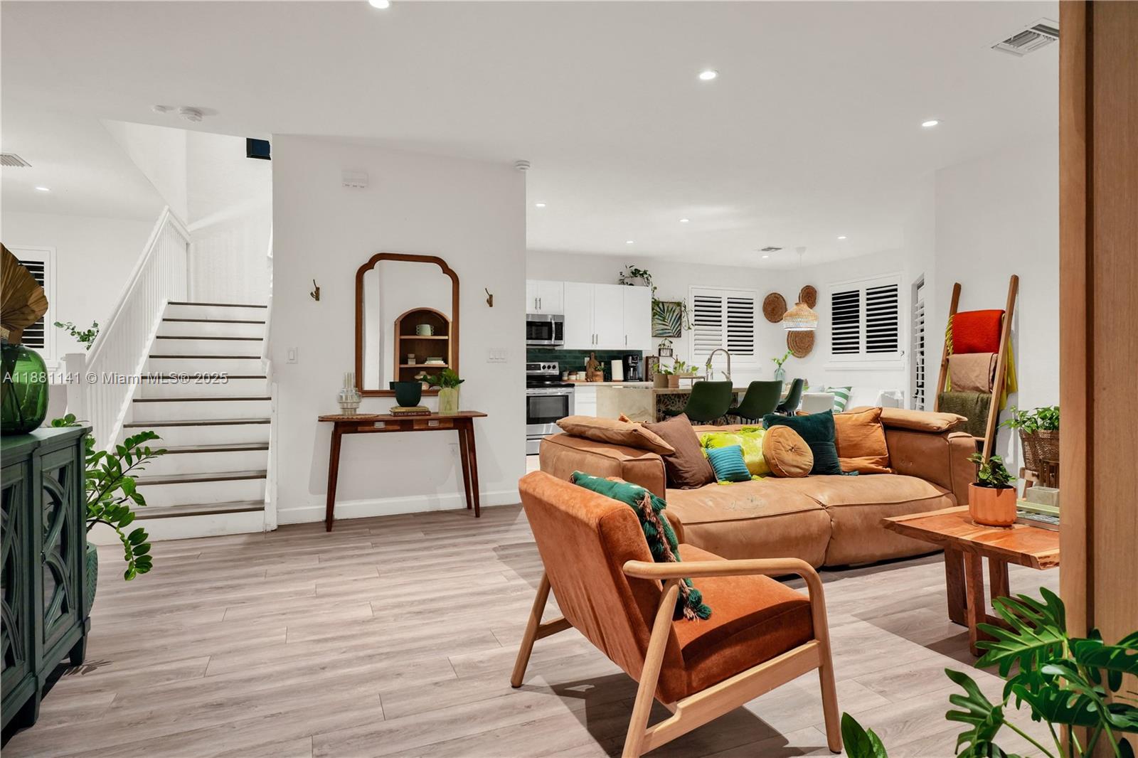 PINE ISLE - Residential