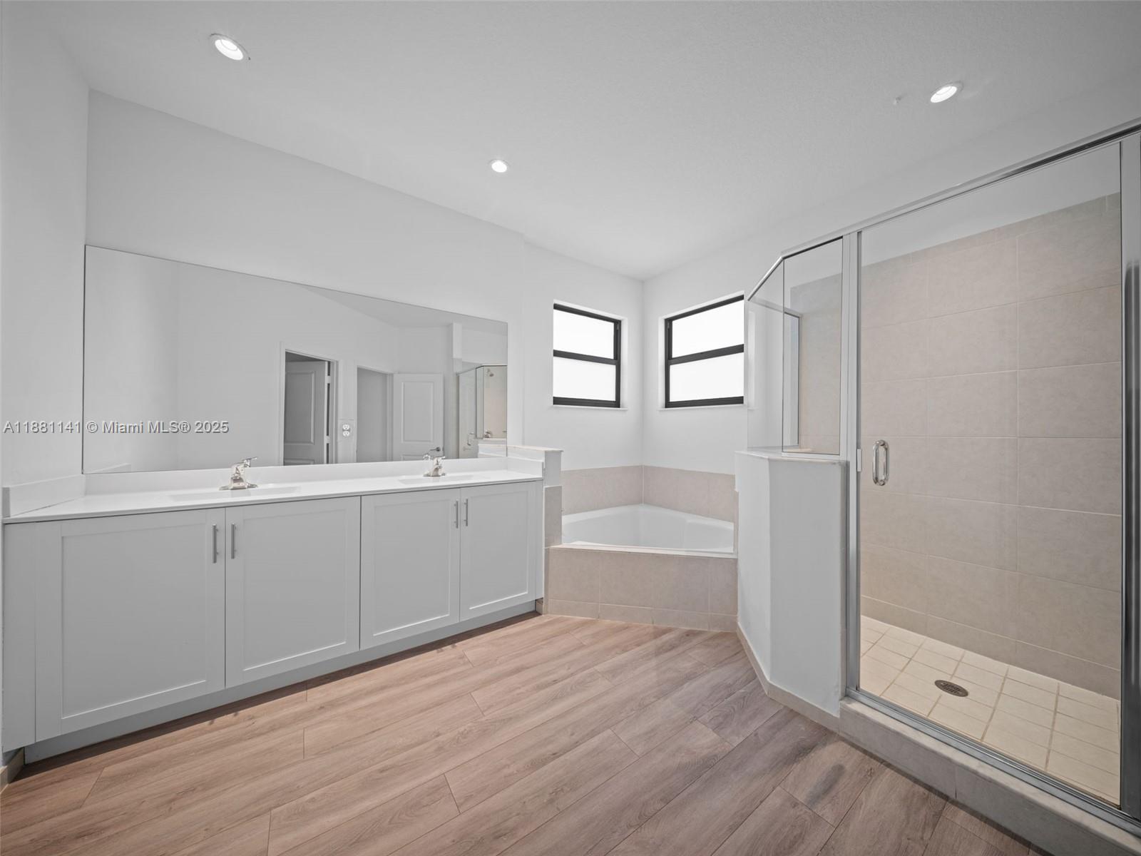 PINE ISLE - Residential