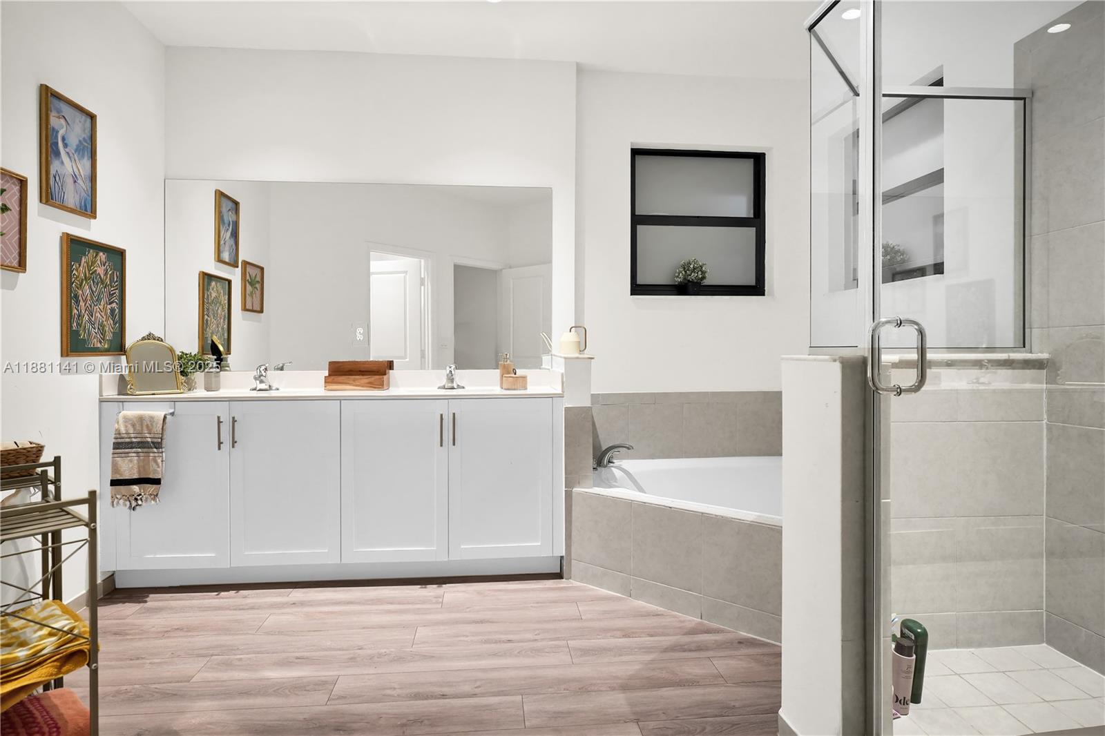 PINE ISLE - Residential