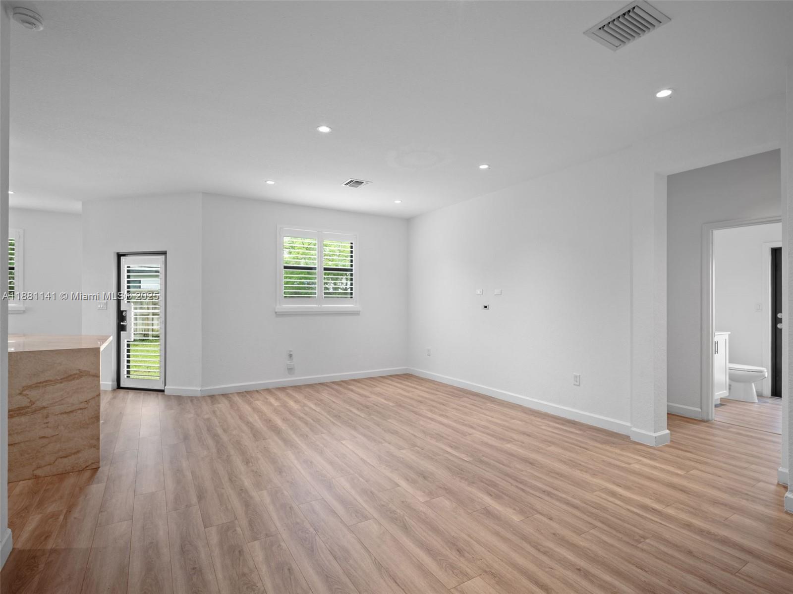 PINE ISLE - Residential