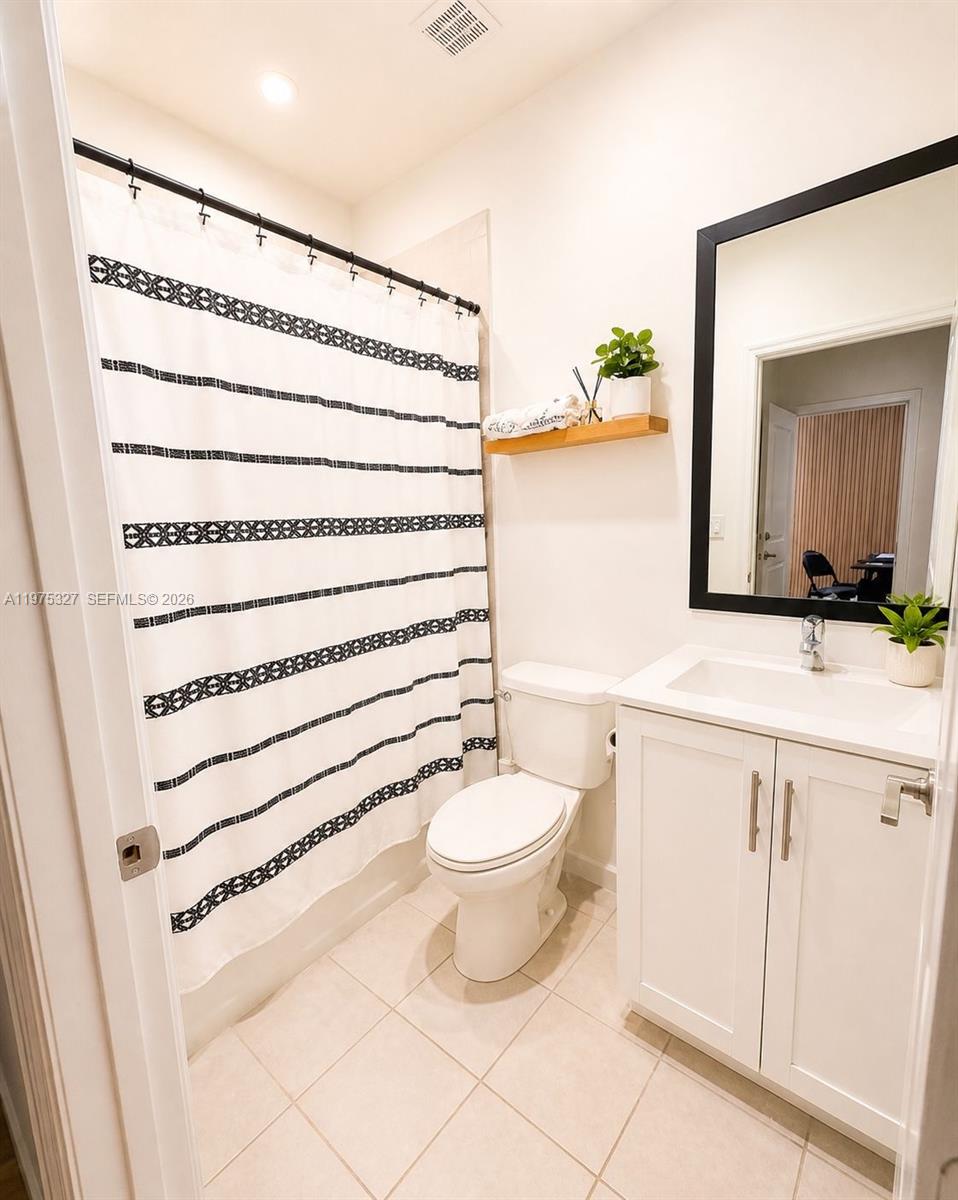 ESTATES AT SILVER PALM - Residential