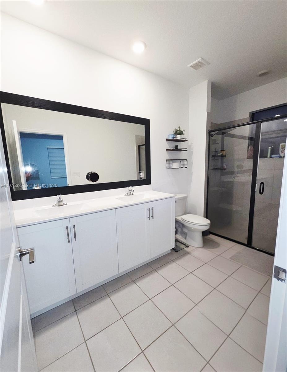 ESTATES AT SILVER PALM - Residential