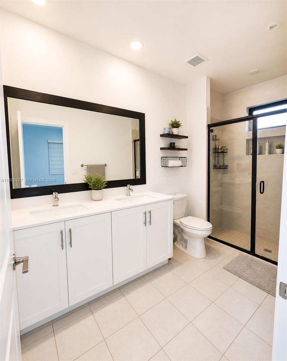 ESTATES AT SILVER PALM - Residential