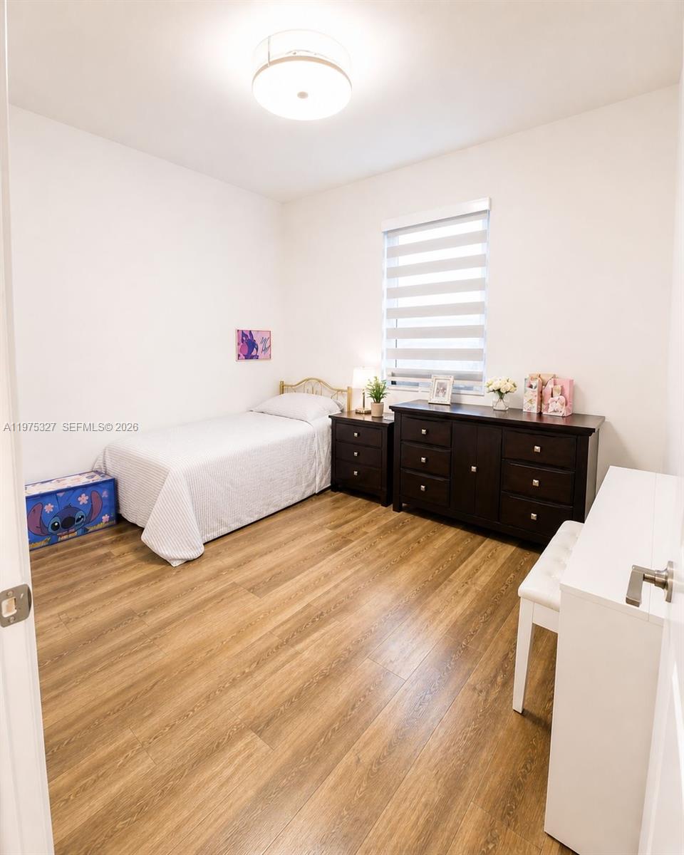 ESTATES AT SILVER PALM - Residential