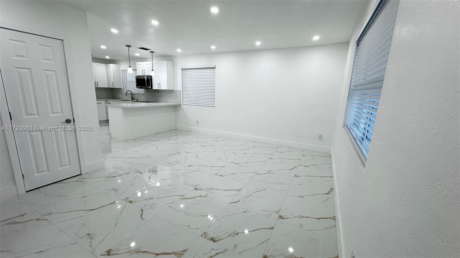 SUNNY SLOPE PK - Residential