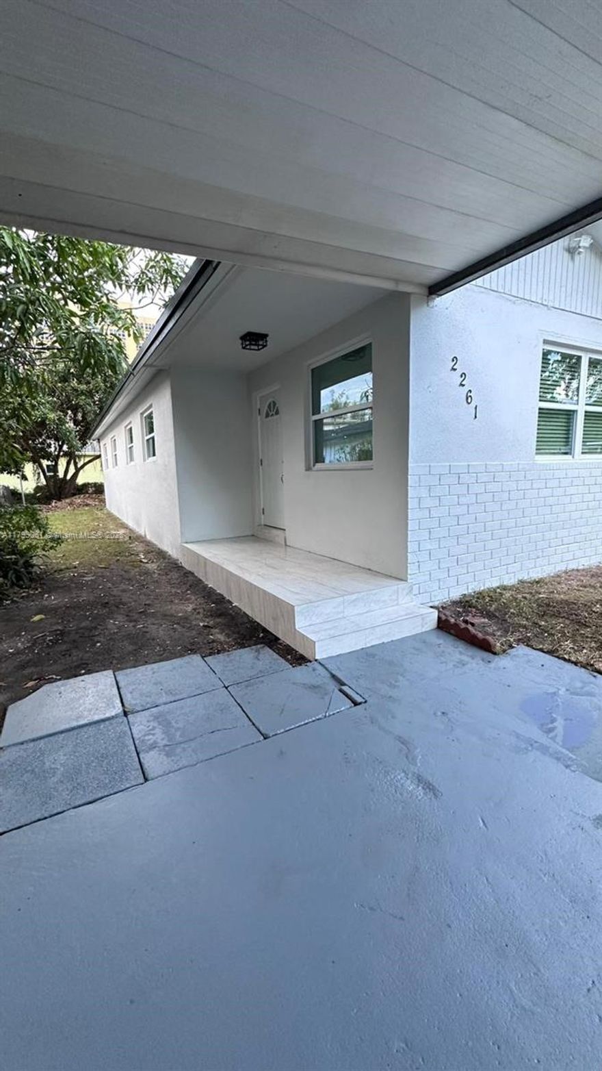 This detached single-family home is perfect for families or investors looking to maximize their returns. This fixer-upper is a handyman's special, providing a fantastic investment opportunity to renovate and customize to your liking. Situated in an opportunity zone and a low-income community, this property offers significant benefits for savvy investors. The property retains its original characteristics awaiting your creative touch to transform it into a modern masterpiece. Whether you're looking to create your dream home or seeking a profitable investment, this gem offers endless possibilities. Don't miss out on this unique opportunity!