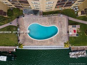 301 Golden Isles Dr 111