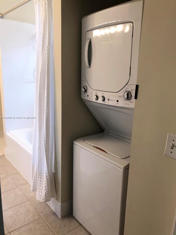 VILLAGE AT ABACOA CONDO - Residential Lease