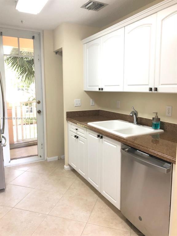 VILLAGE AT ABACOA CONDO - Residential Lease