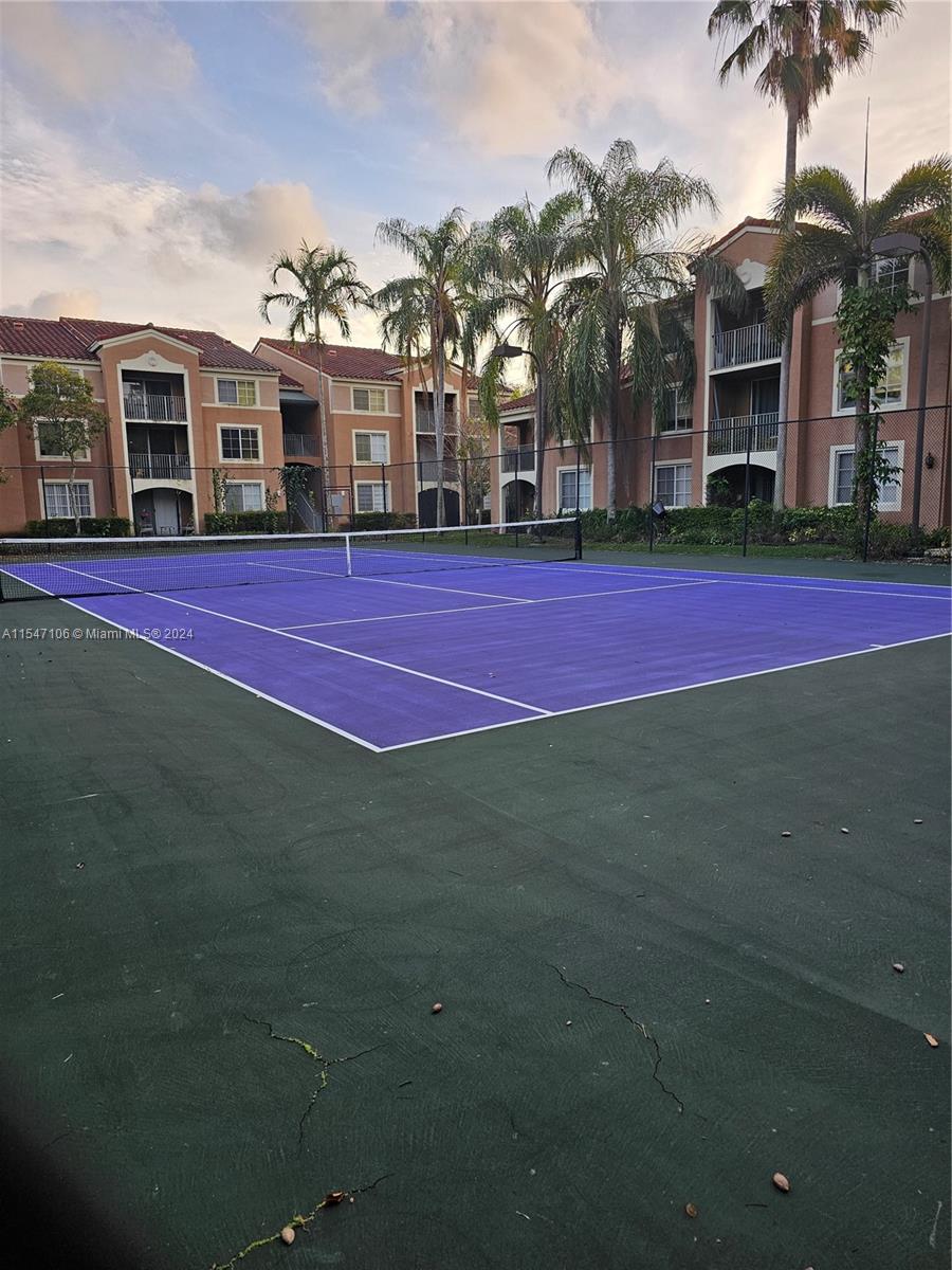 CARRINGTON AT COCONUT CRE - Residential Lease