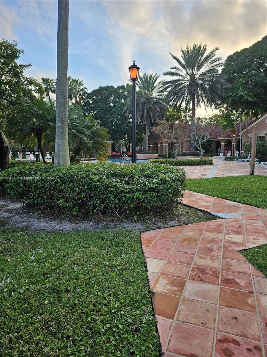 CARRINGTON AT COCONUT CRE - Residential Lease