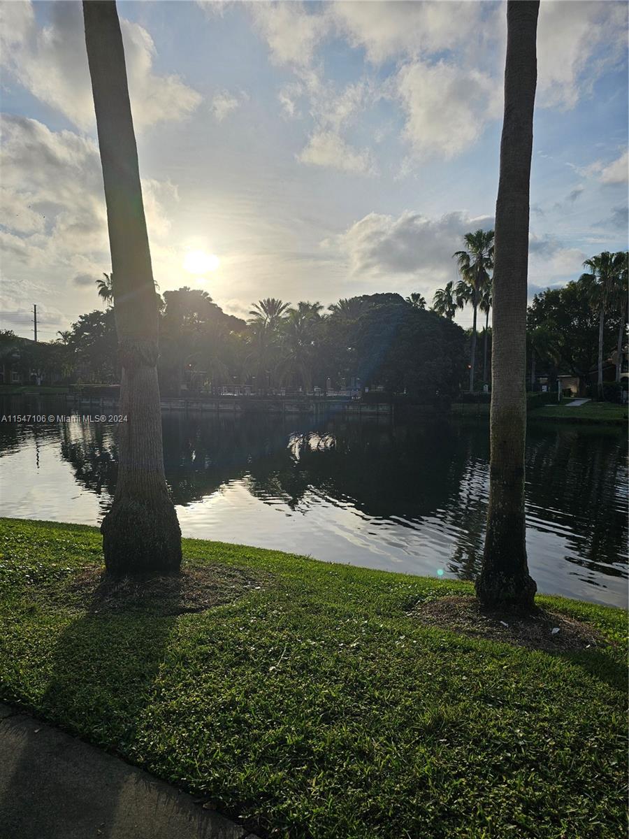 CARRINGTON AT COCONUT CRE - Residential Lease