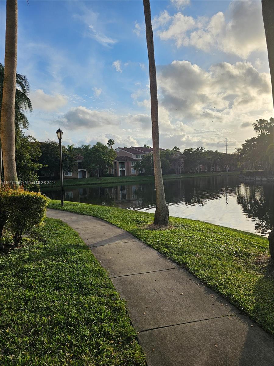 CARRINGTON AT COCONUT CRE - Residential Lease