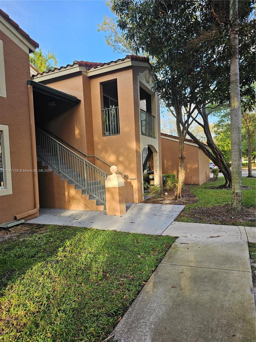 CARRINGTON AT COCONUT CRE - Residential Lease