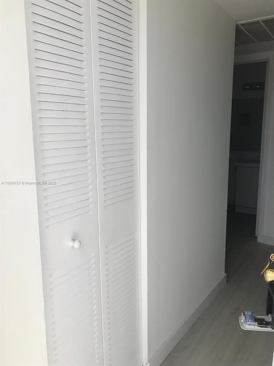 438 NE 210th Cir Ter 203-4B