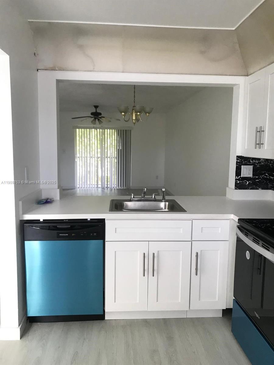 MONTEREY VILLAGE-TWO COND - Residential