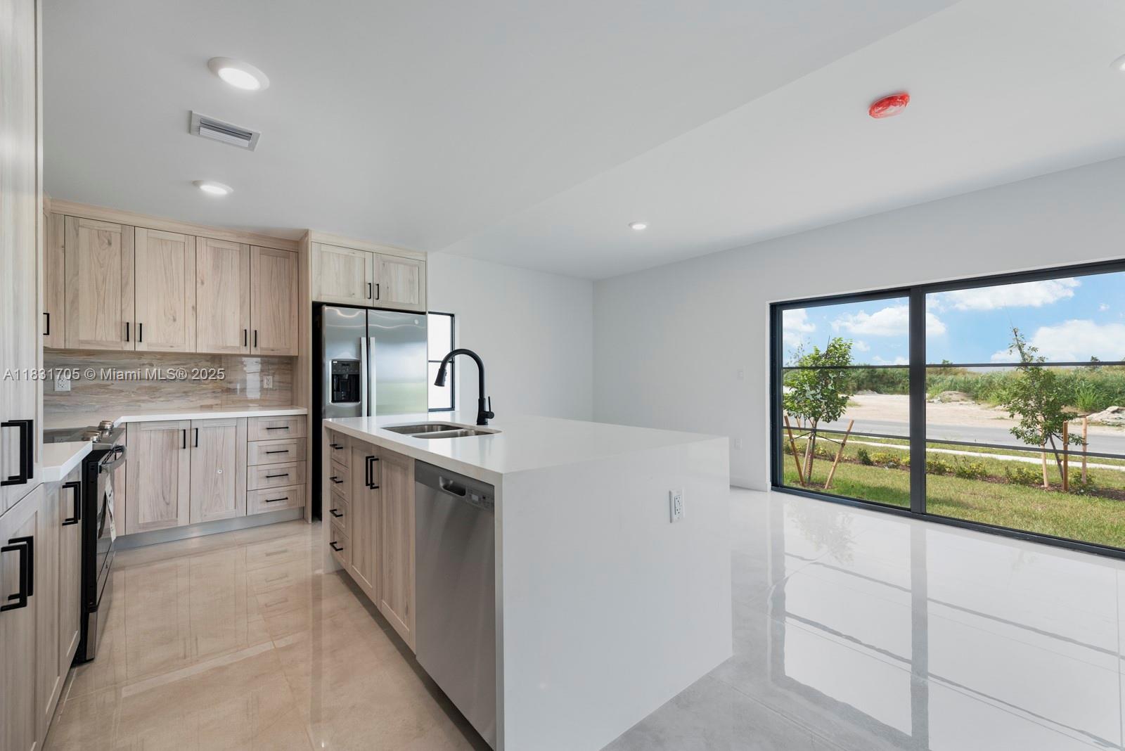 1318 NW 1 ST