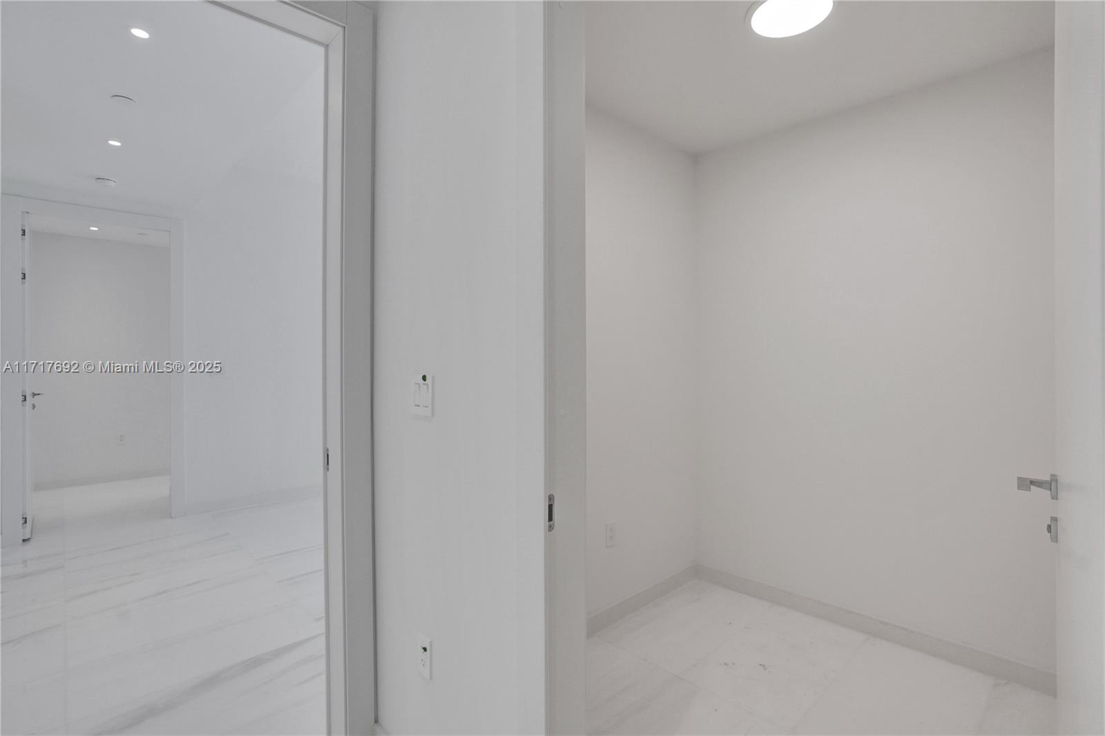 ASTON MARTIN RESIDENCES - Residential