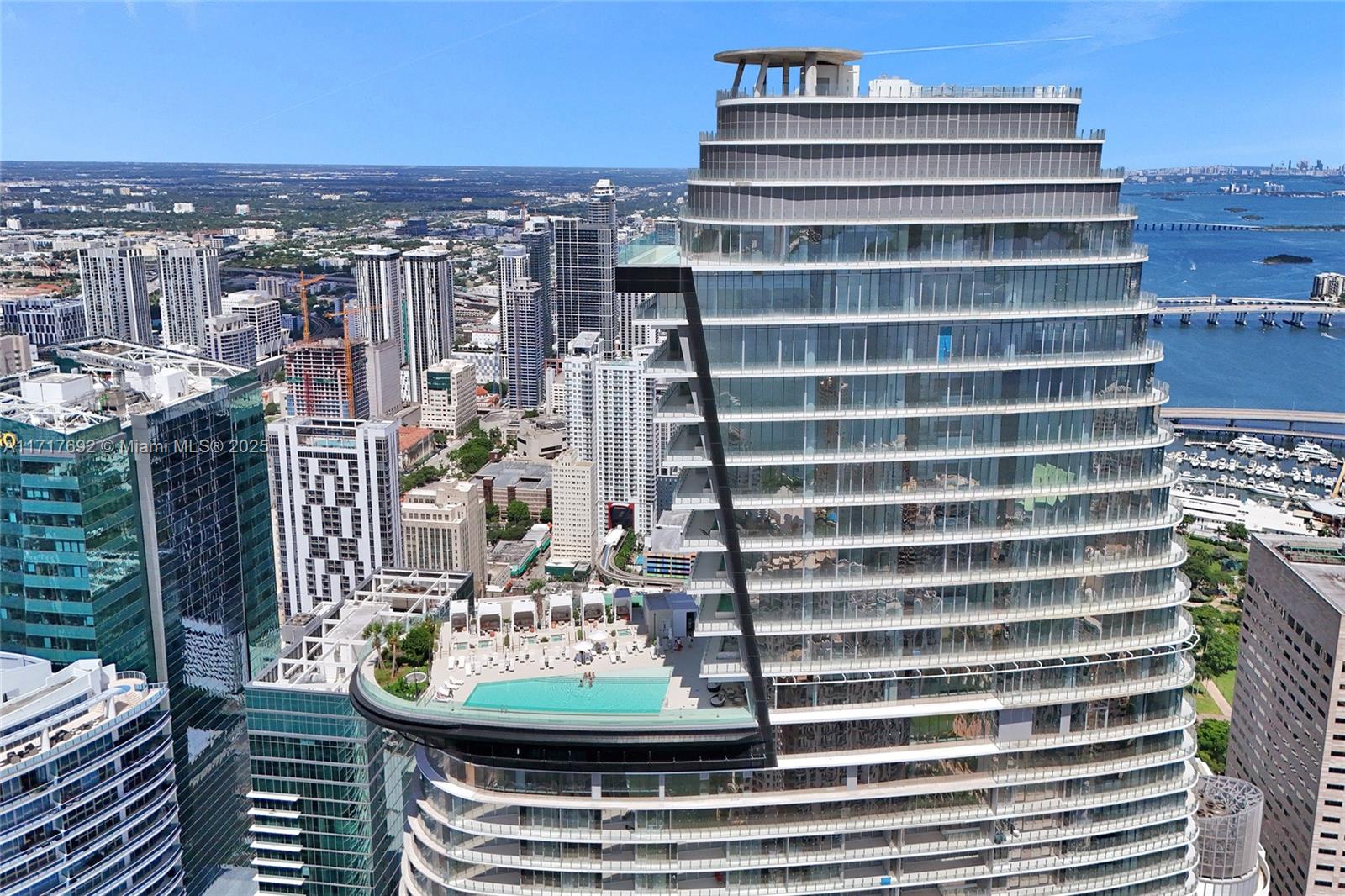 ASTON MARTIN RESIDENCES - Residential