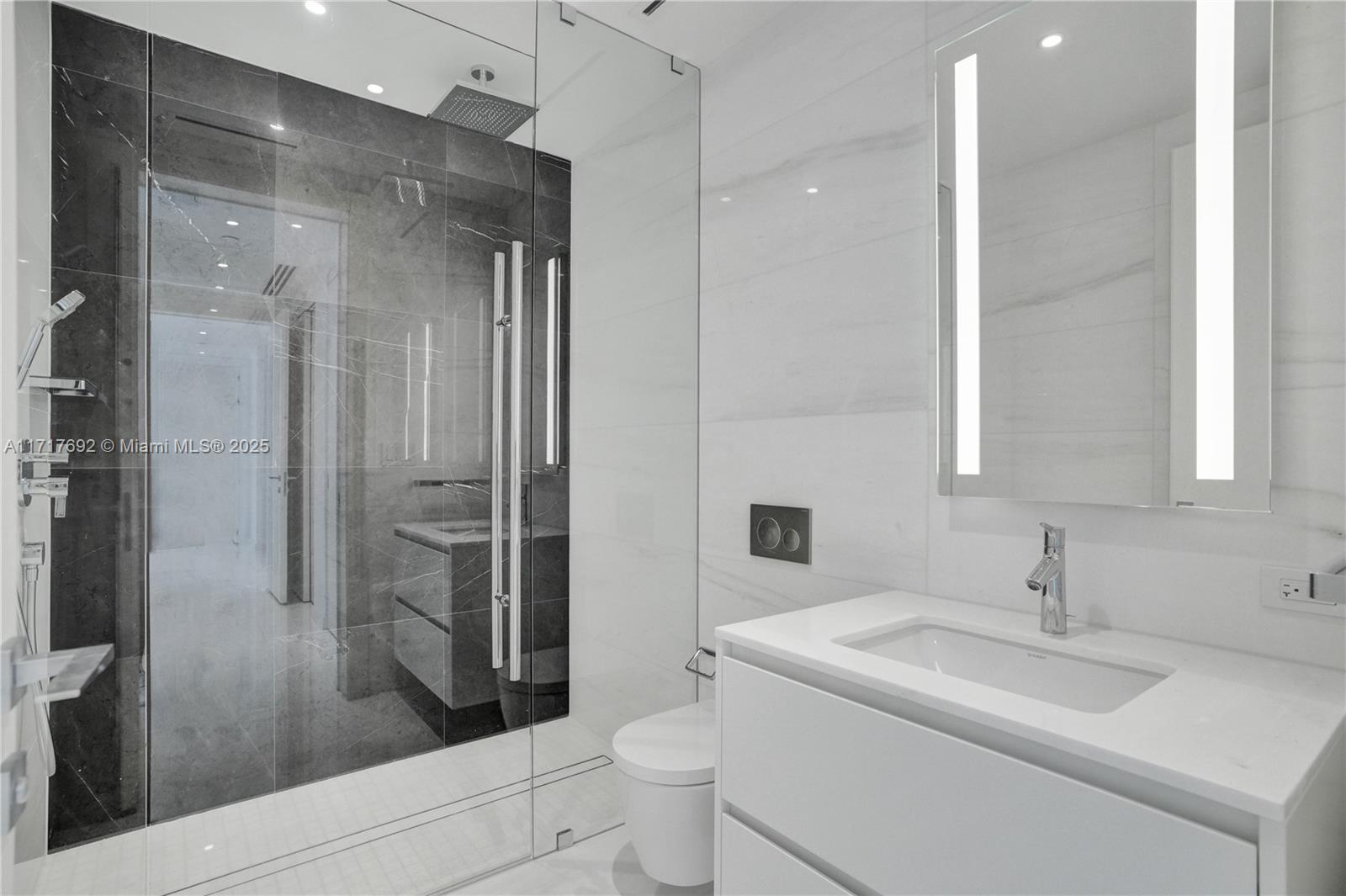 ASTON MARTIN RESIDENCES - Residential