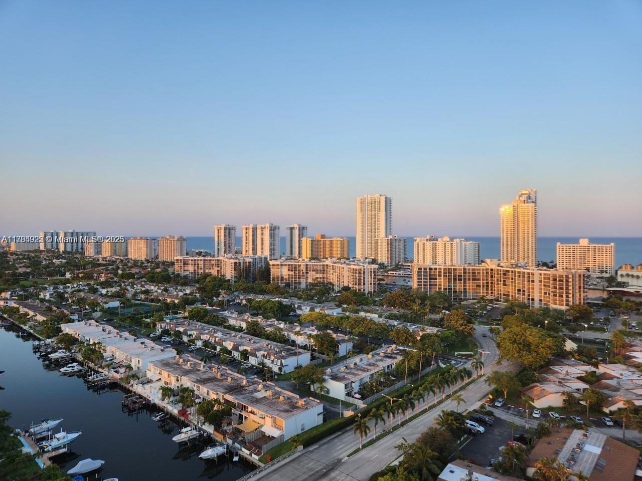 Rental Property at 2500 Parkview Dr 2208, Hallandale Beach, Broward County, Florida - Bedrooms: 1 
Bathrooms: 2  - $2,350 MO.