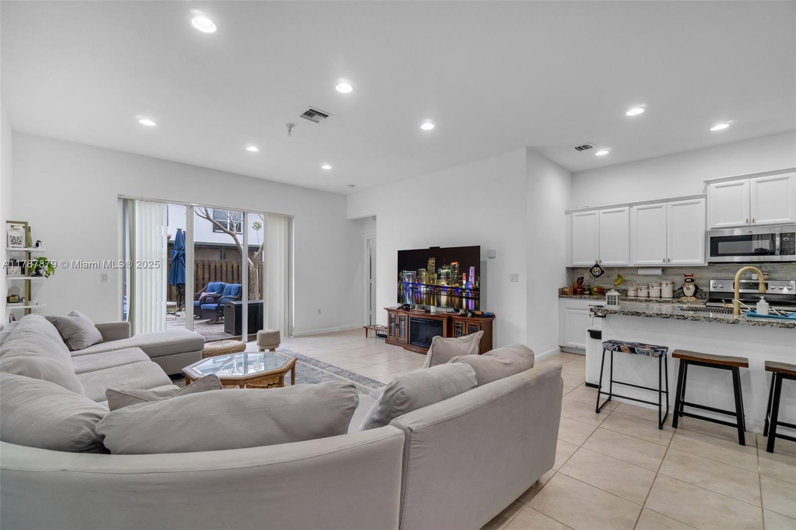 COUNTRY GARDENS SOUTH - Residential