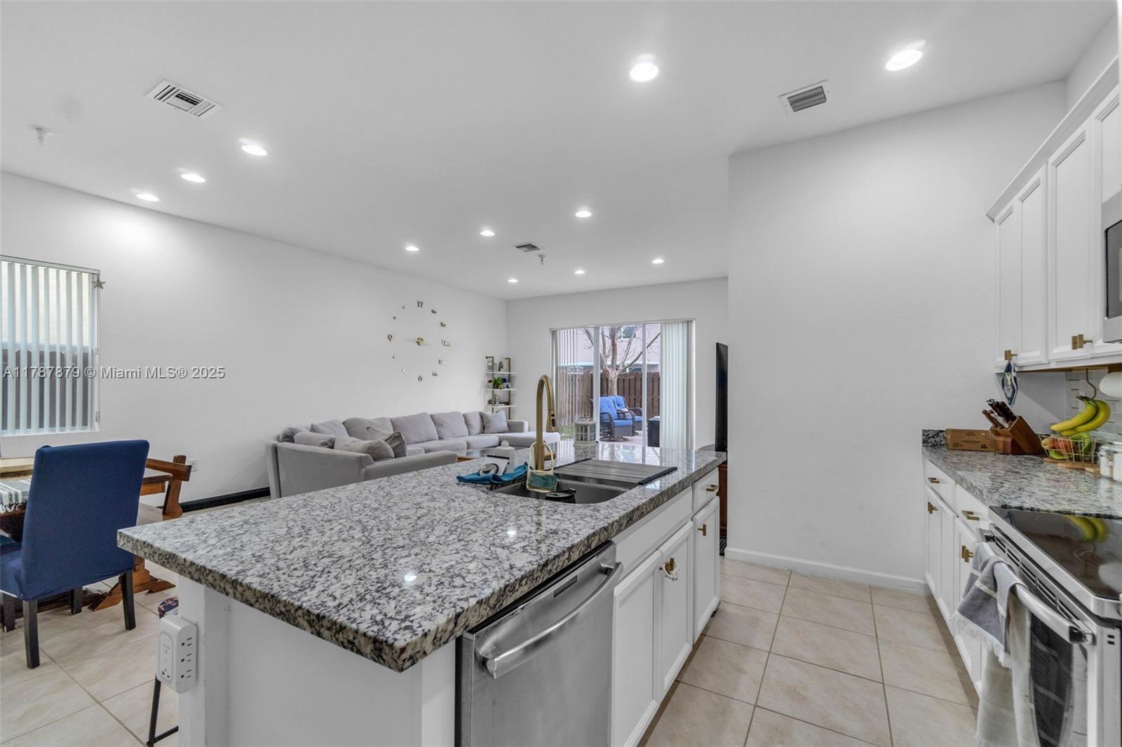 COUNTRY GARDENS SOUTH - Residential