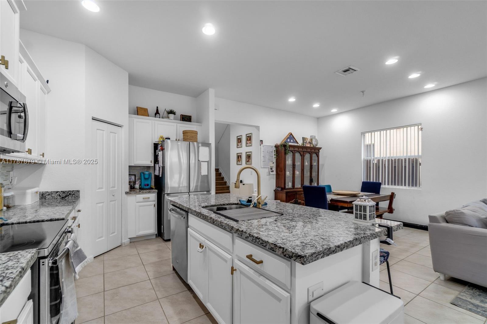 COUNTRY GARDENS SOUTH - Residential