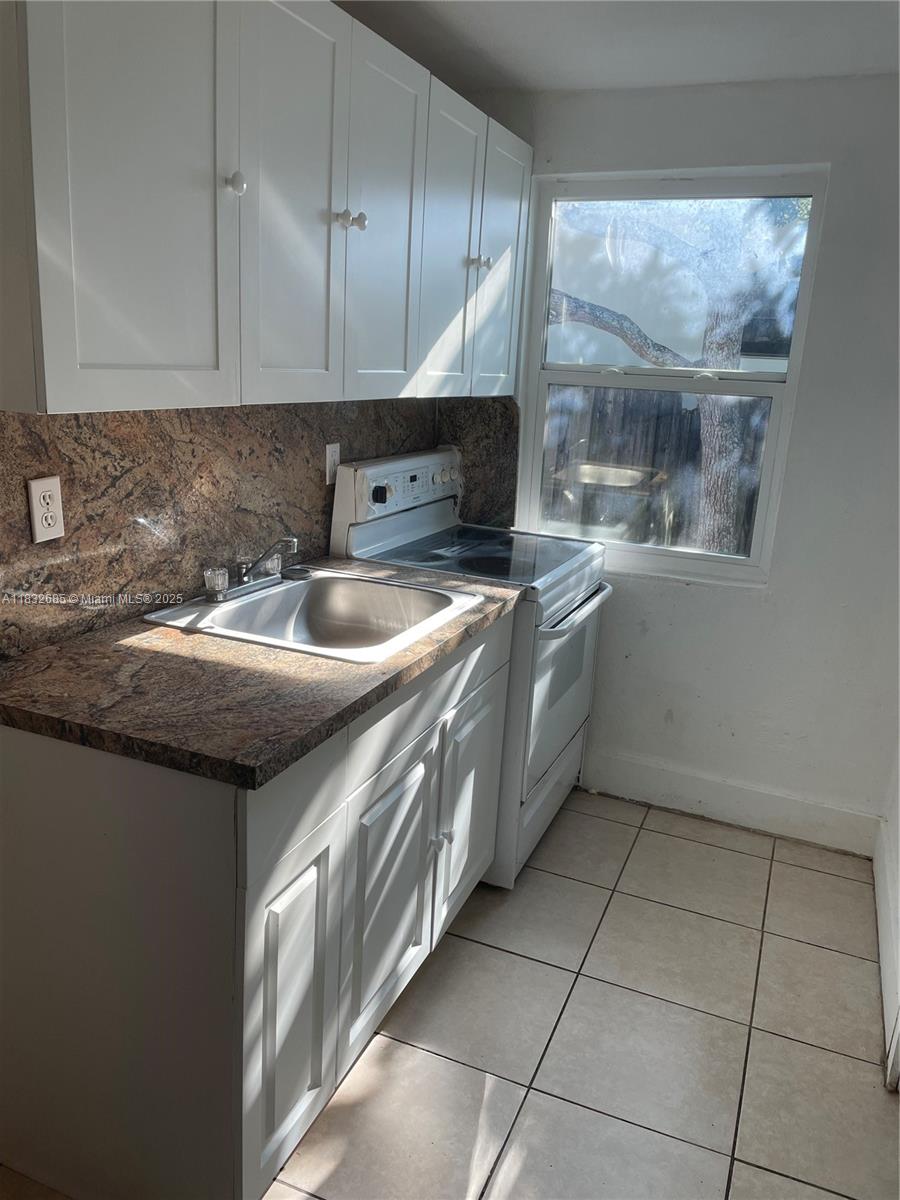 1271 NW 68th St