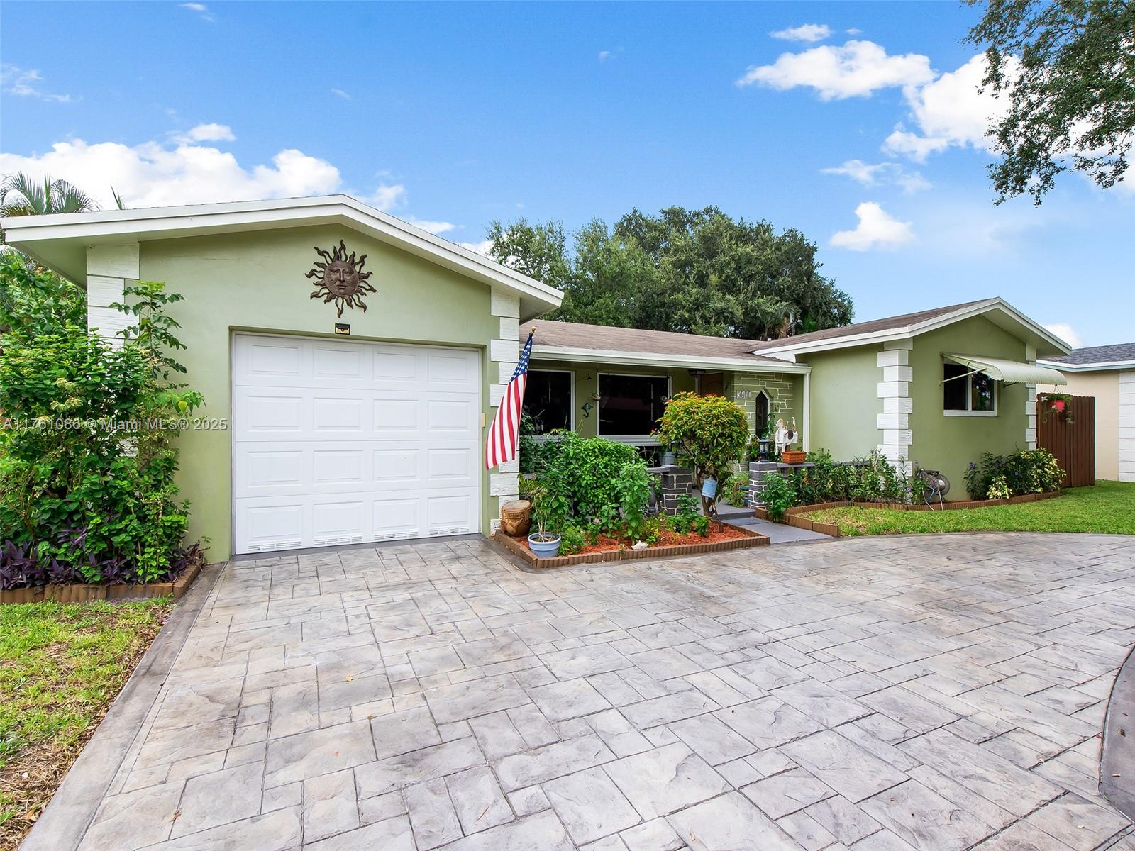 Property for Sale at 5421 Buchanan St, Hollywood, Broward County, Florida - Bedrooms: 3 
Bathrooms: 2  - $674,999