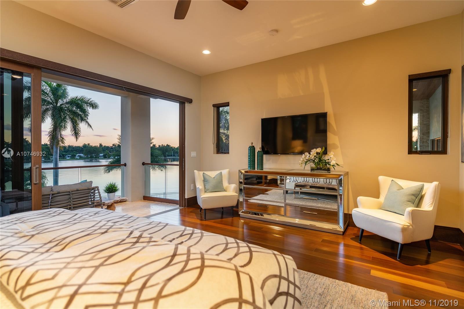 HOLLYWOOD LAKES SEC - Residential