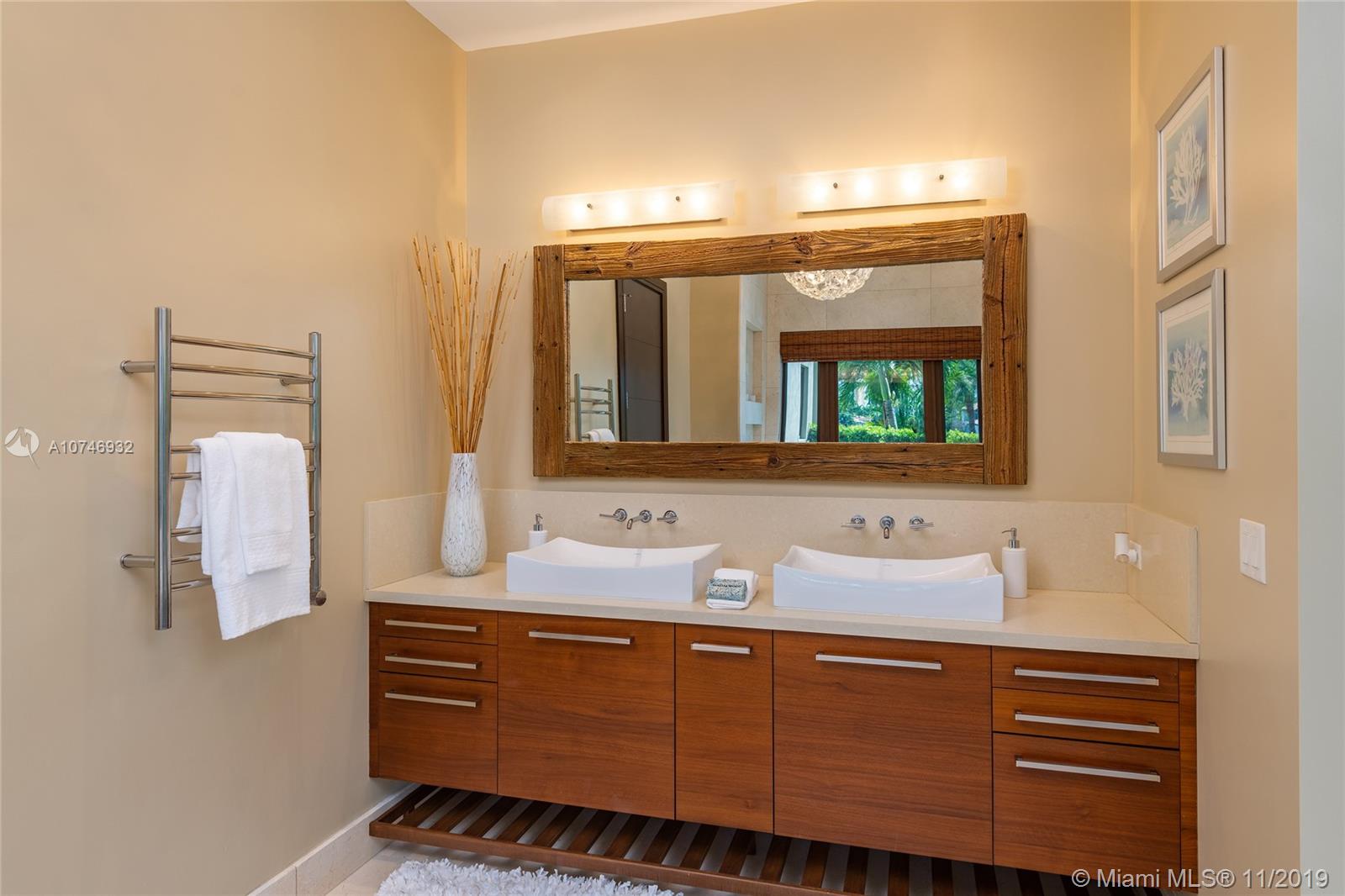 HOLLYWOOD LAKES SEC - Residential