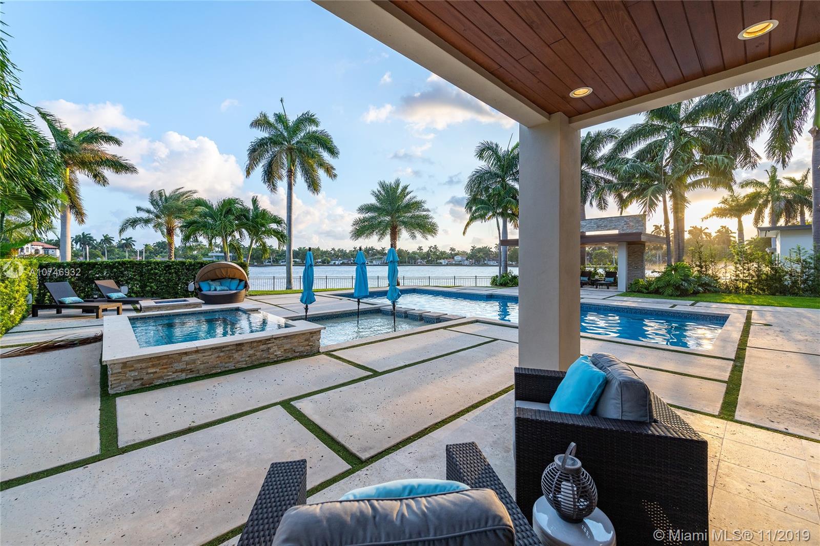 HOLLYWOOD LAKES SEC - Residential