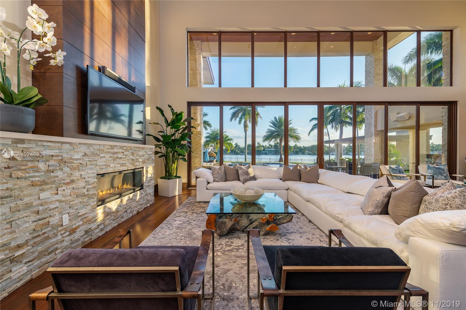 HOLLYWOOD LAKES SEC - Residential