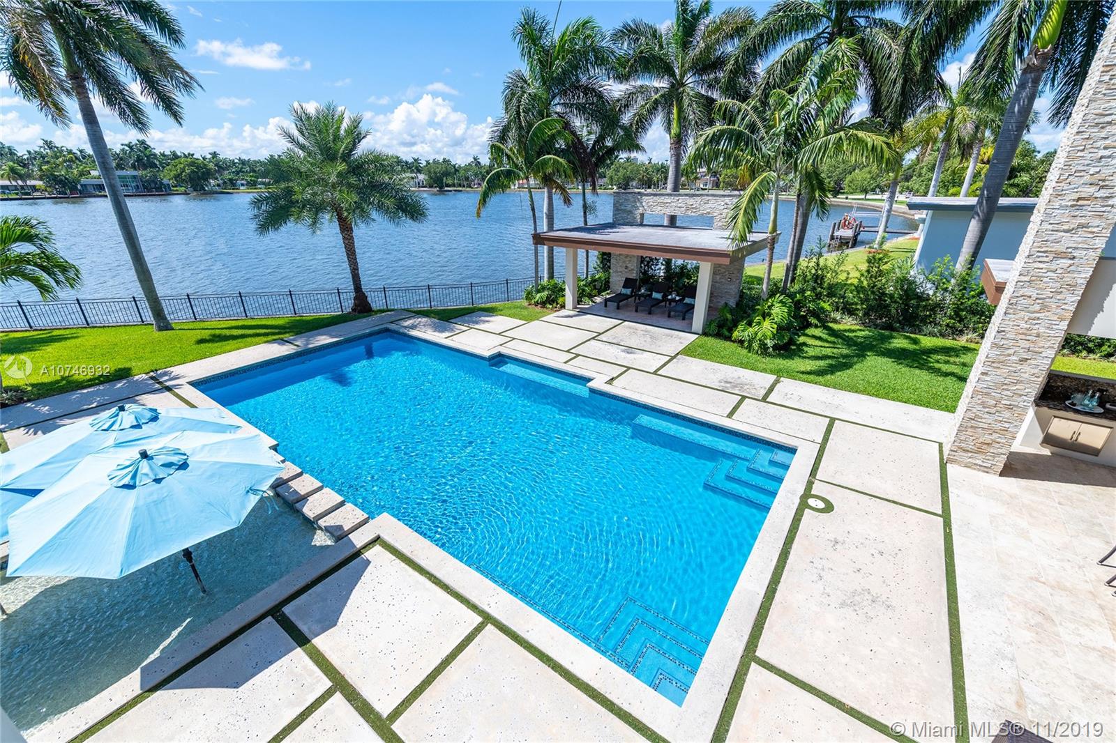 HOLLYWOOD LAKES SEC - Residential