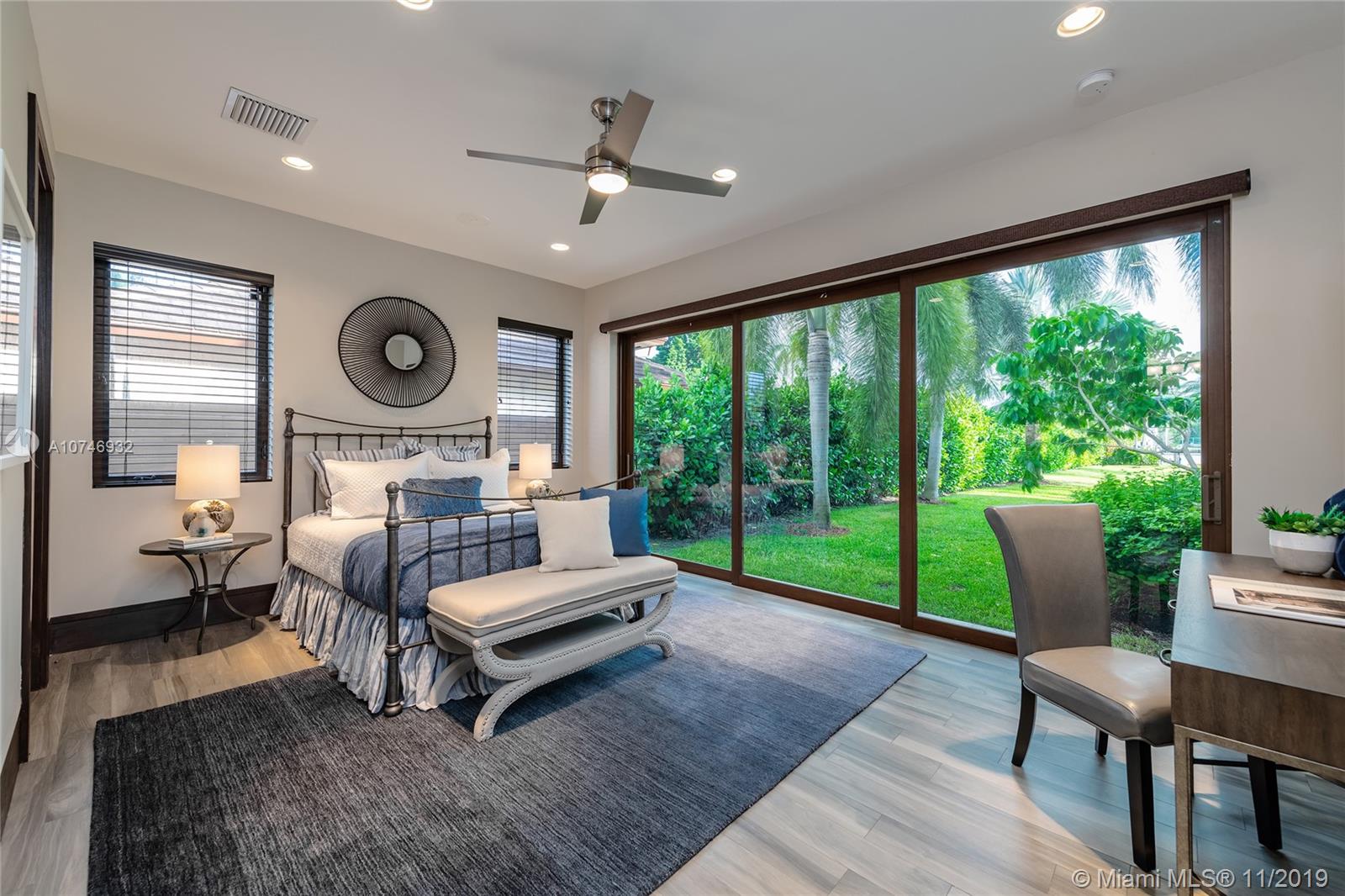 HOLLYWOOD LAKES SEC - Residential