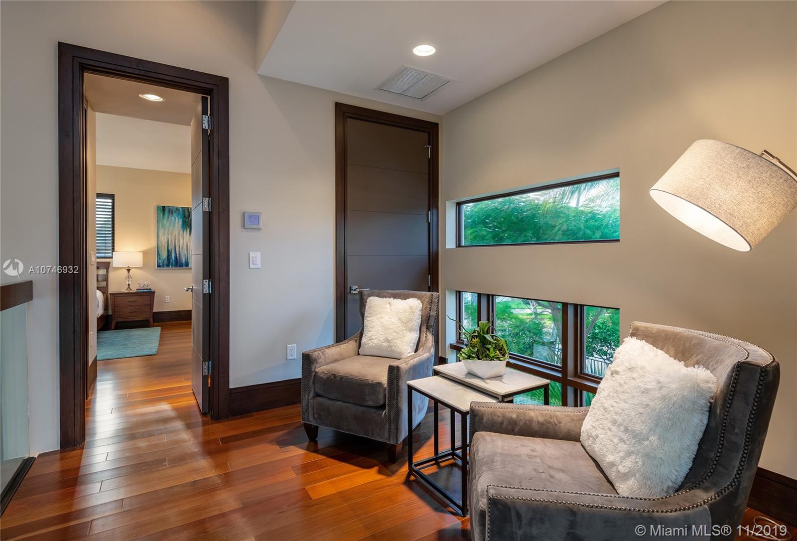 HOLLYWOOD LAKES SEC - Residential